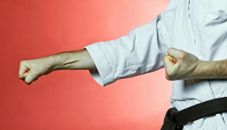 ورزش رزمی ،۱۲ ورزش رزمی بی‌سلاح و باسلاح ،انواع ورزش های رزمی گلاویزشدنی ،انواع ورزش های رزمی ضربه‌ای ،انواع ورزش های رزمی با سلاح