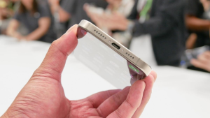 مردی با بیش از 100 محصول اپل به ارزش 36 هزار دلار!