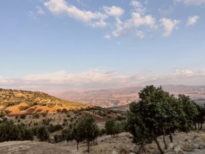 کولبران بارهایشان را زمین گذاشتند4