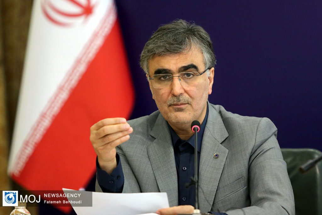 دولت و بانک مرکزی به اجرای سیاست‌های تثبیت اقتصادی برای کنترل تورم و تحقق رشد اقتصادی پایبند است