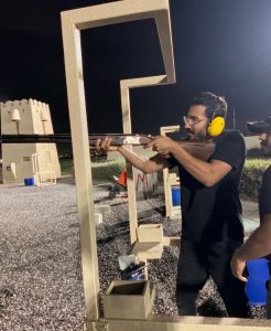 عکس‌| مهاجم تیم ملی دست به اسلحه شد!