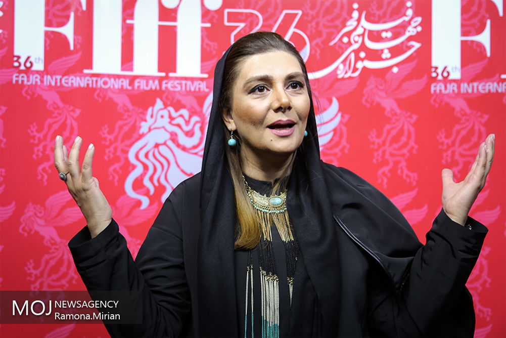 هنگامه قاضیانی، بازیگر سینما و تلویزیون برای دفاع از اتهامات نشر اکاذیب احضار شده است