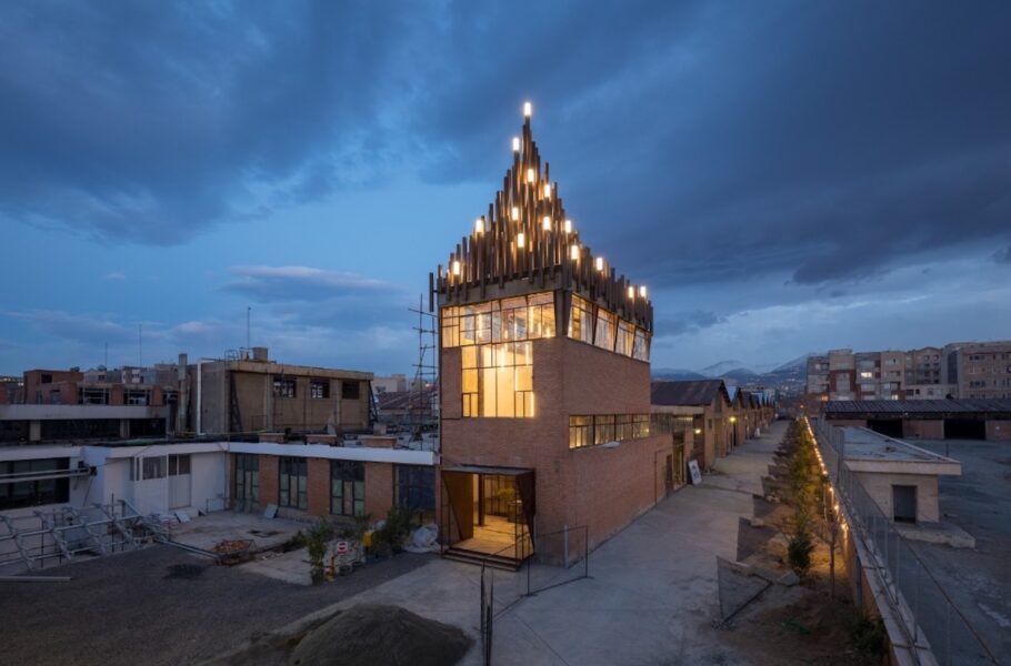 کارخانه نوآوری تخلیه نمی‌شود، مذاکرات با مالک ادامه دارد