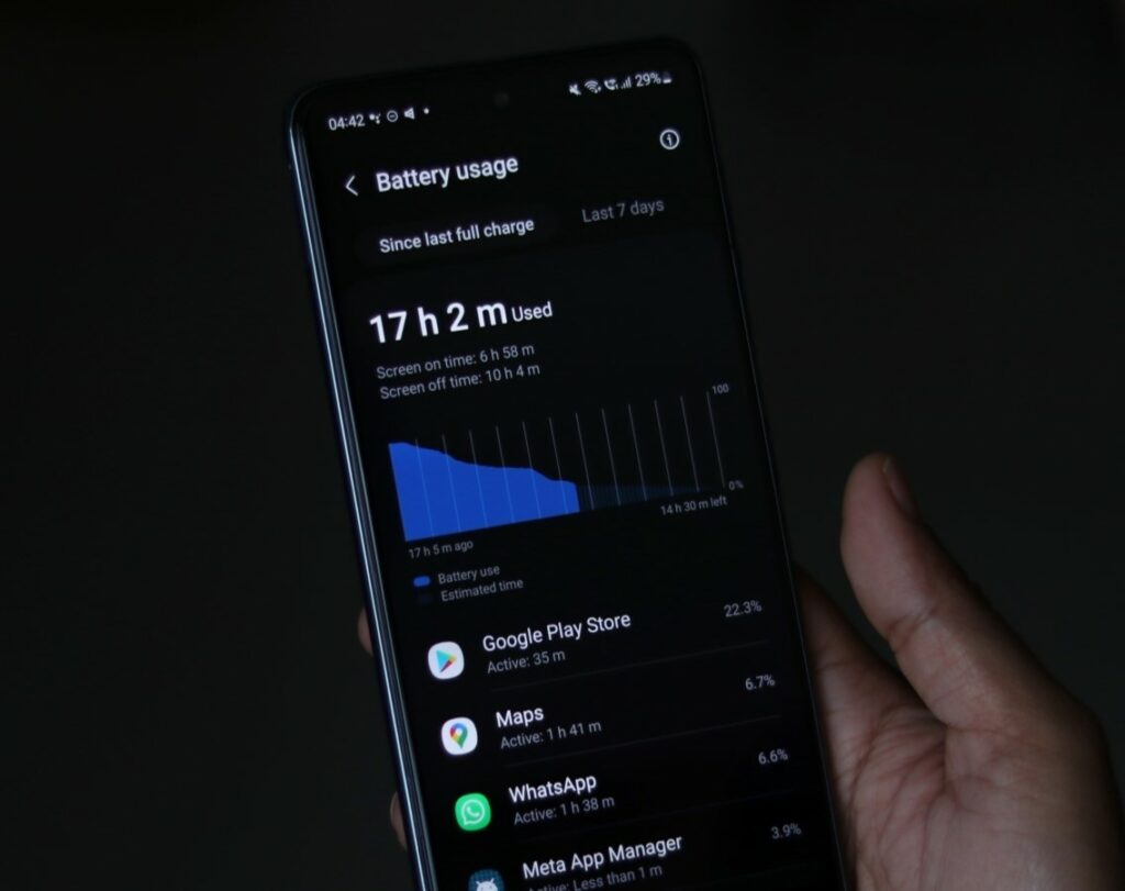 به‌روزرسانی One UI 6.1 احتمالاً به دوام بیشتر باتری گوشی شما کمک می‌کند