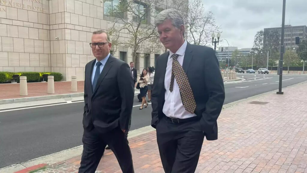 خالق Touch ID و عملکرد چندلمسی نمایشگر آیفون از اپل جدا می‌شود