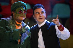 لااقل به بچه های بیگناه و معصوم رحم کنید