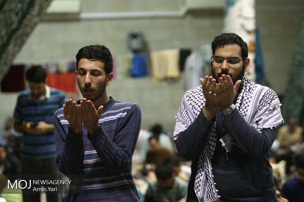 اعتکاف در دانشگاه تهران