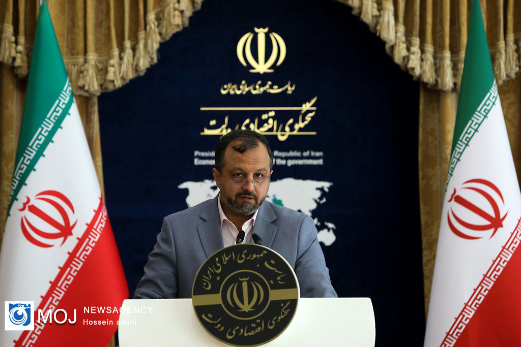 مهمترین مسئولیت دولت بهبود محیط کسب و کار است/هیچ استقراضی از بانک مرکزی نداشته‌ایم