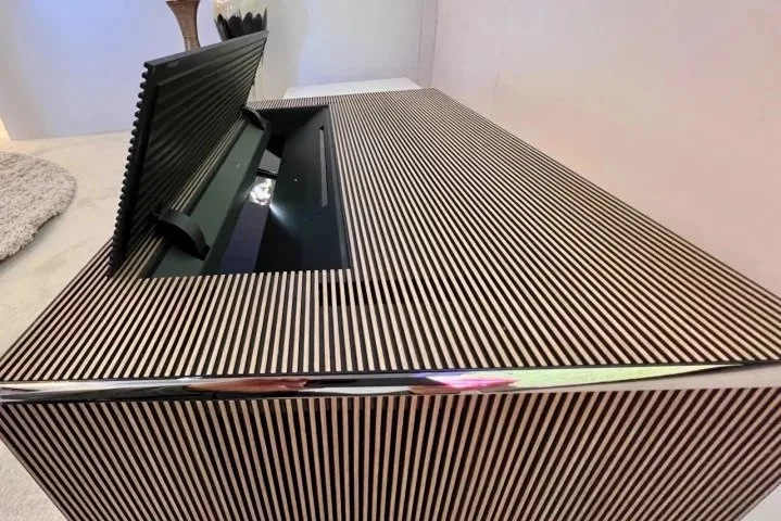 سامسونگ از اولین پروژکتور 8K بی‌سیم دنیا پرده برداشت + عکس