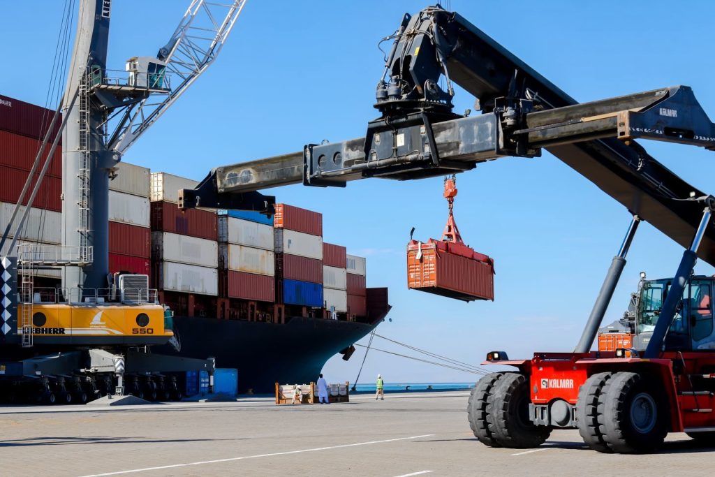 قرارداد ایران با هند سرمایه‌گذاری است، نه واگذاری! / ورود ۱۳۷ فروند کشتی کانتینری به بندر شهید بهشتی چابهار