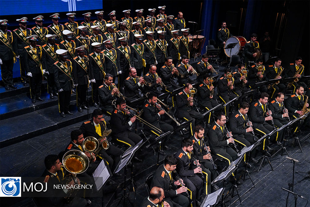 طنین نت‌های نظامی در تالار وحدت