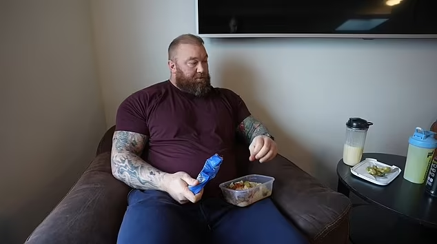 1709700587 117 افشاگری هافثور پی‌ یرشون از رژیم غذایی اش با 8