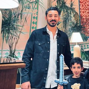 عکس| تهران‌گردی رضا گوچی و پسرش در عید نوروز