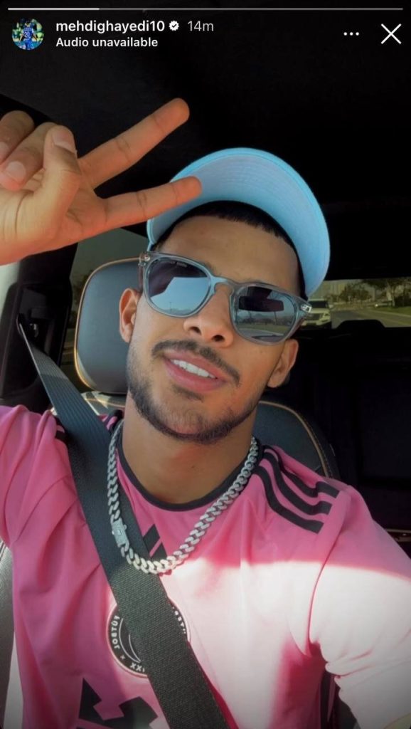 عکس‌| قایدی لباس مسی را پوشید!