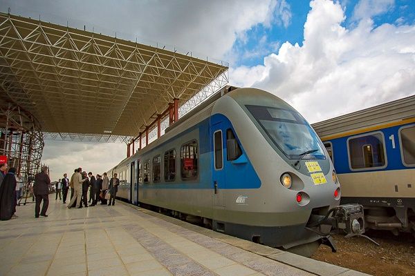 پیش فروش بلیت قطارهای مسافری از ۹ فروردین ماه آغاز می شود