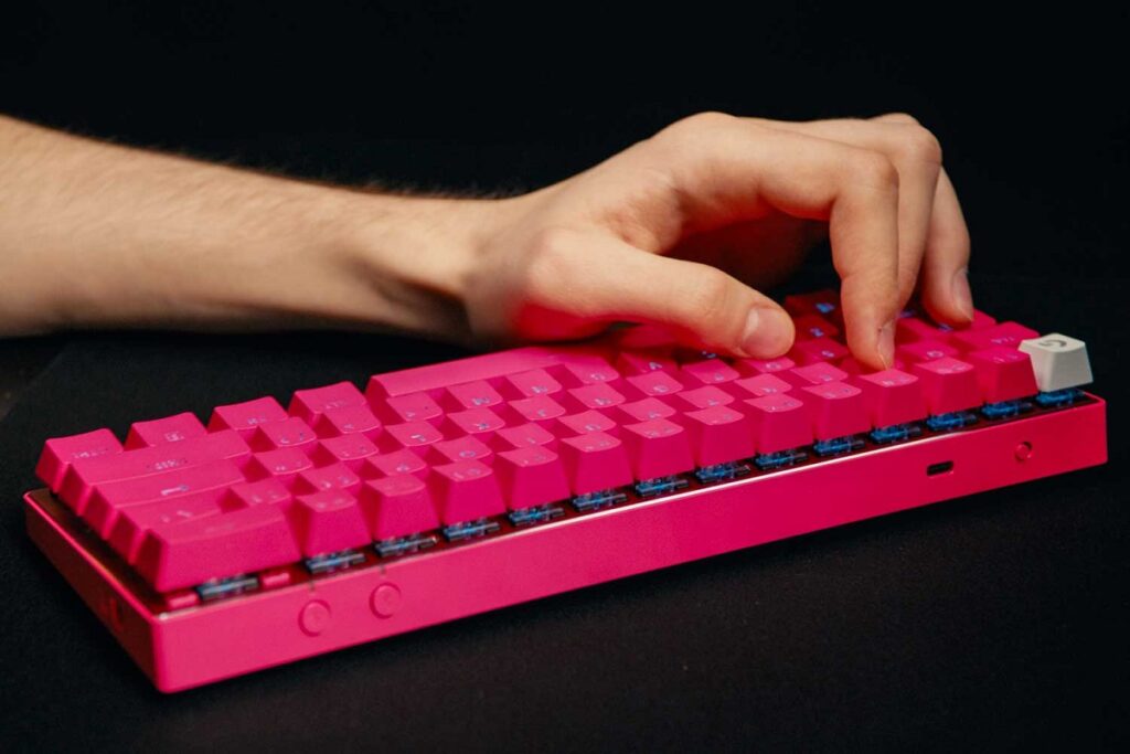 کیبورد گیمینگ لاجیتک G Pro X 60 معرفی شد؛ کوچک با امکان شخصی‌سازی