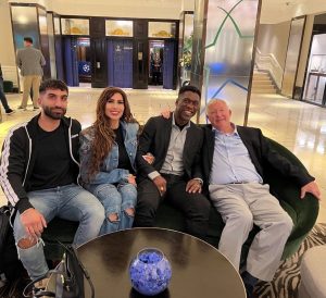 عکس| ملاقات یک زن ایرانی با سرالکس فرگوسن