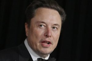 عرضه روبوتاکسی تسلا احتمالاً تا آبان تأخیر خورده است