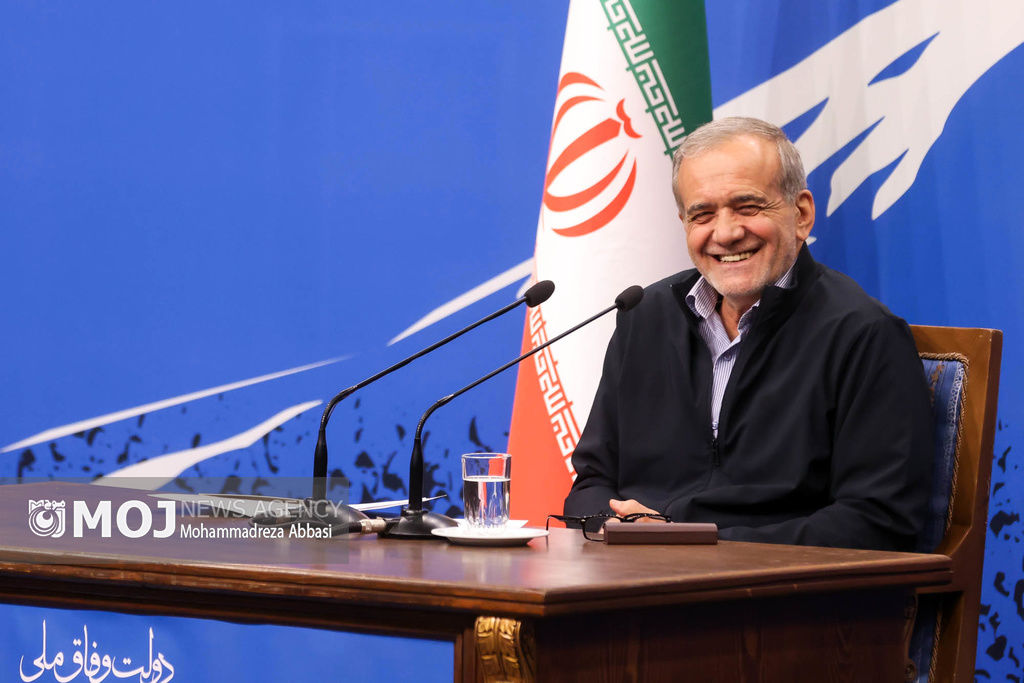 رئیس جمهور روز شعر و ادب فارسی را تبریک گفت