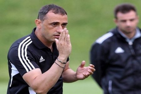 نکونام در آستانه برکناری از استقلال