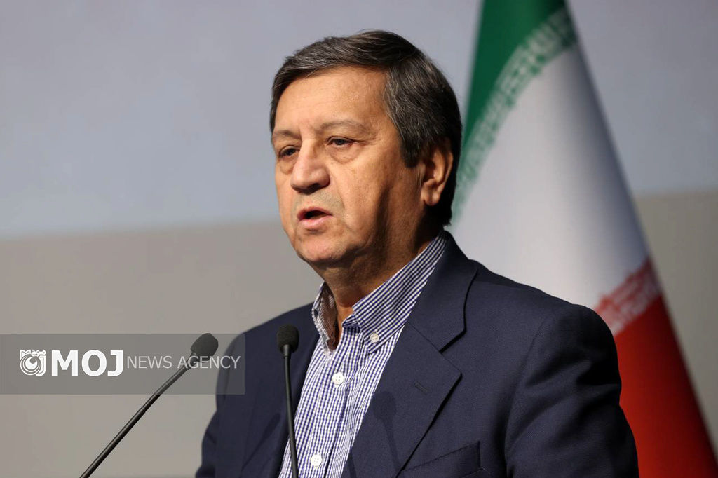 وزیر اقتصاد از برداشته شدن تمام موانع صادرکنندگان خبر داد