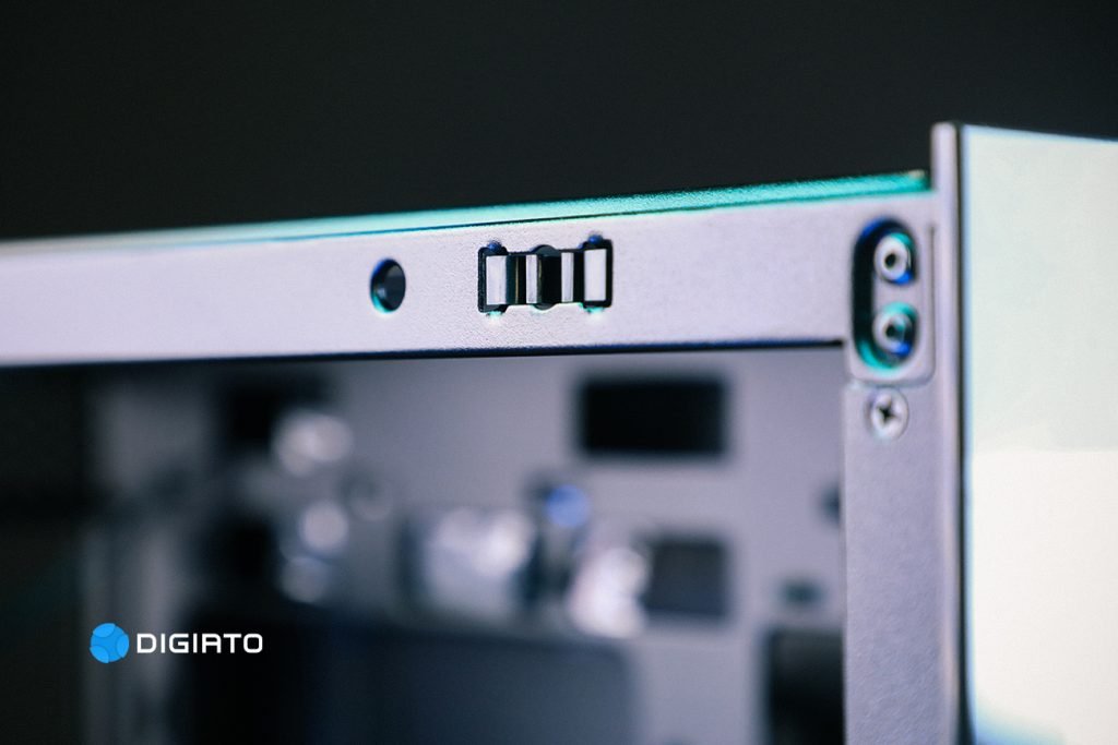 معارفه کیس گیمینگ گرین GRIFFIN G8: نخستین کیس آکواریومی گرین_دانشجو 29 کیس گیمینگ گرین GRIFFIN G8