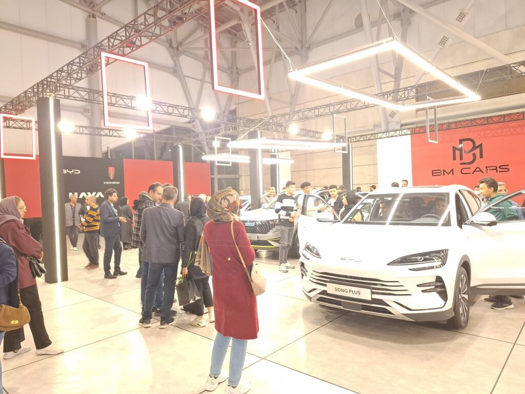 بی وای دی چین پلاس در نمایشگاه ماشین اصفهان 1403 رونمایی شد، محصول تازه نبکا_دانشجو 13 بیوایدی سانگ پلاس