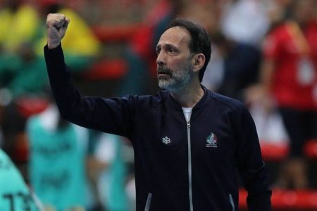 قابل توجه چسبیده ها؛ آقای خاص کاراته استعفاءکرد