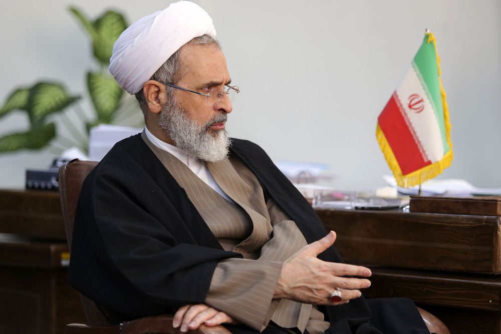 مدیر حوزه‌های علمیه بر آماده‌سازی بستر فعالیت نخبگان علمی در داخل کشور تأکید کرد