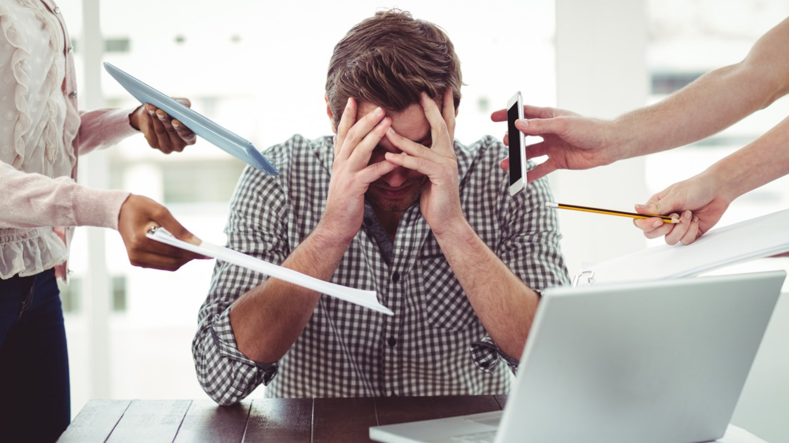 1734205332 330 ۵ روش کاربردی برای مدیریت تیم‌ها در شرایط استرس‌زا دانشجو