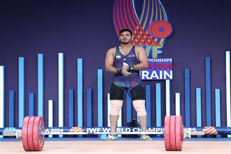 وزنه‌برداران ۱۰۲ کیلوگرم ایران روی سکوی دوم و سوم جوانان آسیا