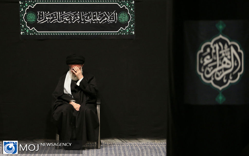 برگزاری اولین شب عزاداری حضرت زهرا(س) با حضور رهبر انقلاب