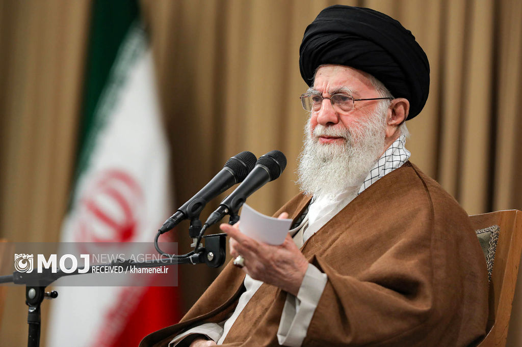 رهبر انقلاب اسلامی به سی‌ و یکمین اجلاس سراسری نماز پیام فرستادند