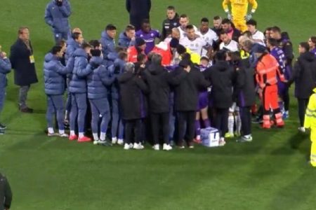 شوک به سری آ ایتالیا/ بازیکن فیورنتینا در حین بازی با اینتر سکته کرد