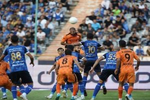 دیدار استقلال و مس کرمان در آستانه لغو قرار گرفت