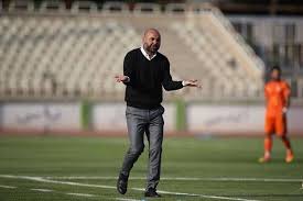 سرمربی استقلال استعفا کرد