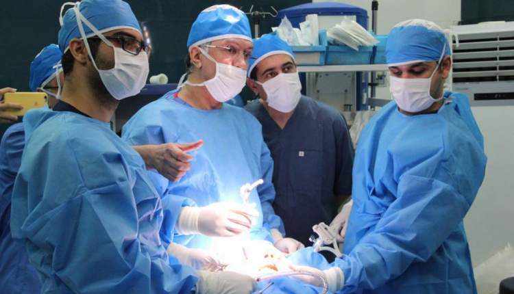 تحول در درمان بی‌حسی قرنیه با پیوند عصب از ساق پا در بیمارستان فارابی